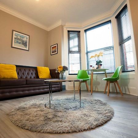 Pass The Keys Amazing, Newly Renovated 5Bedroom House Sleeps 10 Скарборо Экстерьер фото