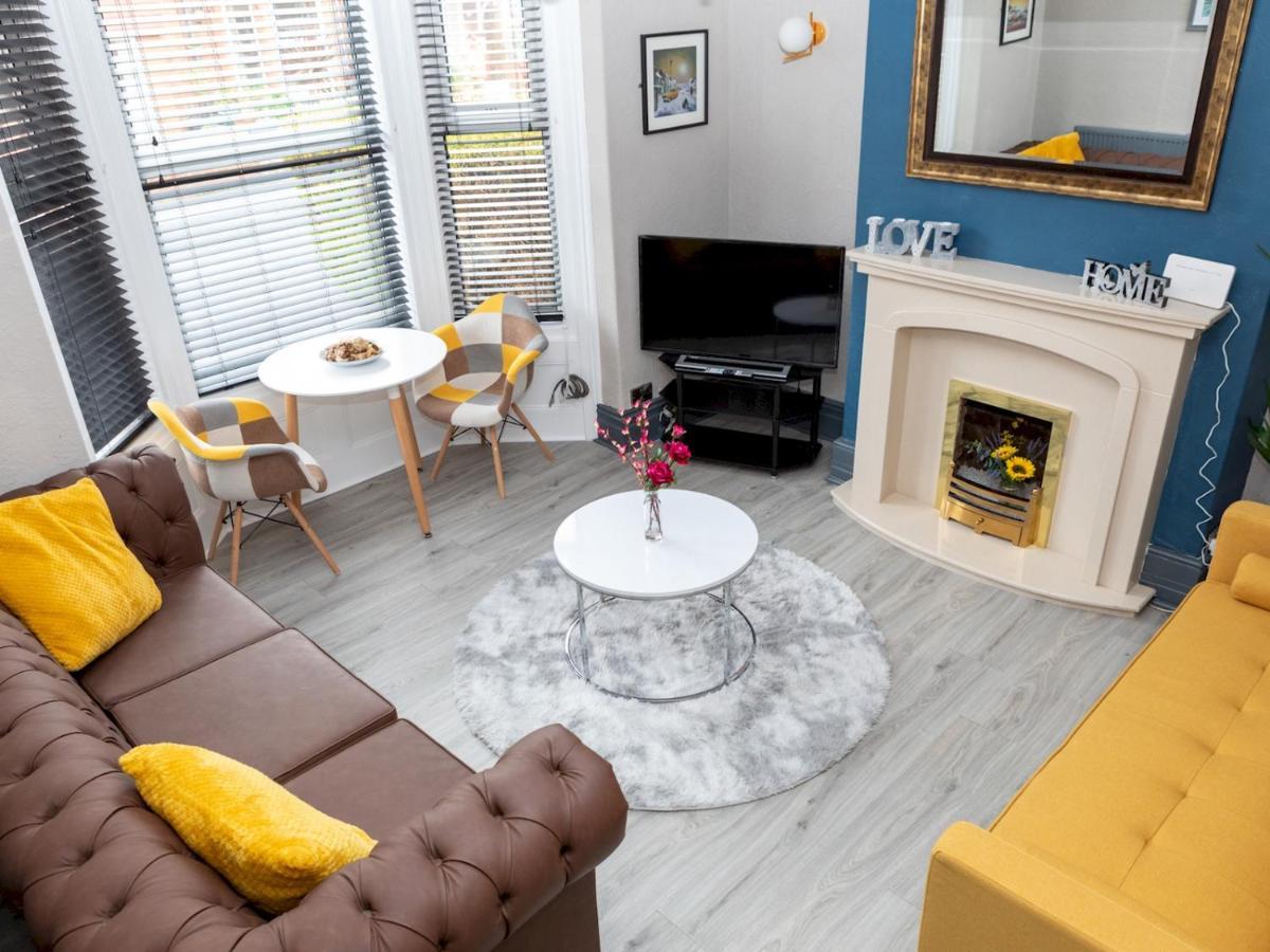 Pass The Keys Amazing, Newly Renovated 5Bedroom House Sleeps 10 Скарборо Экстерьер фото