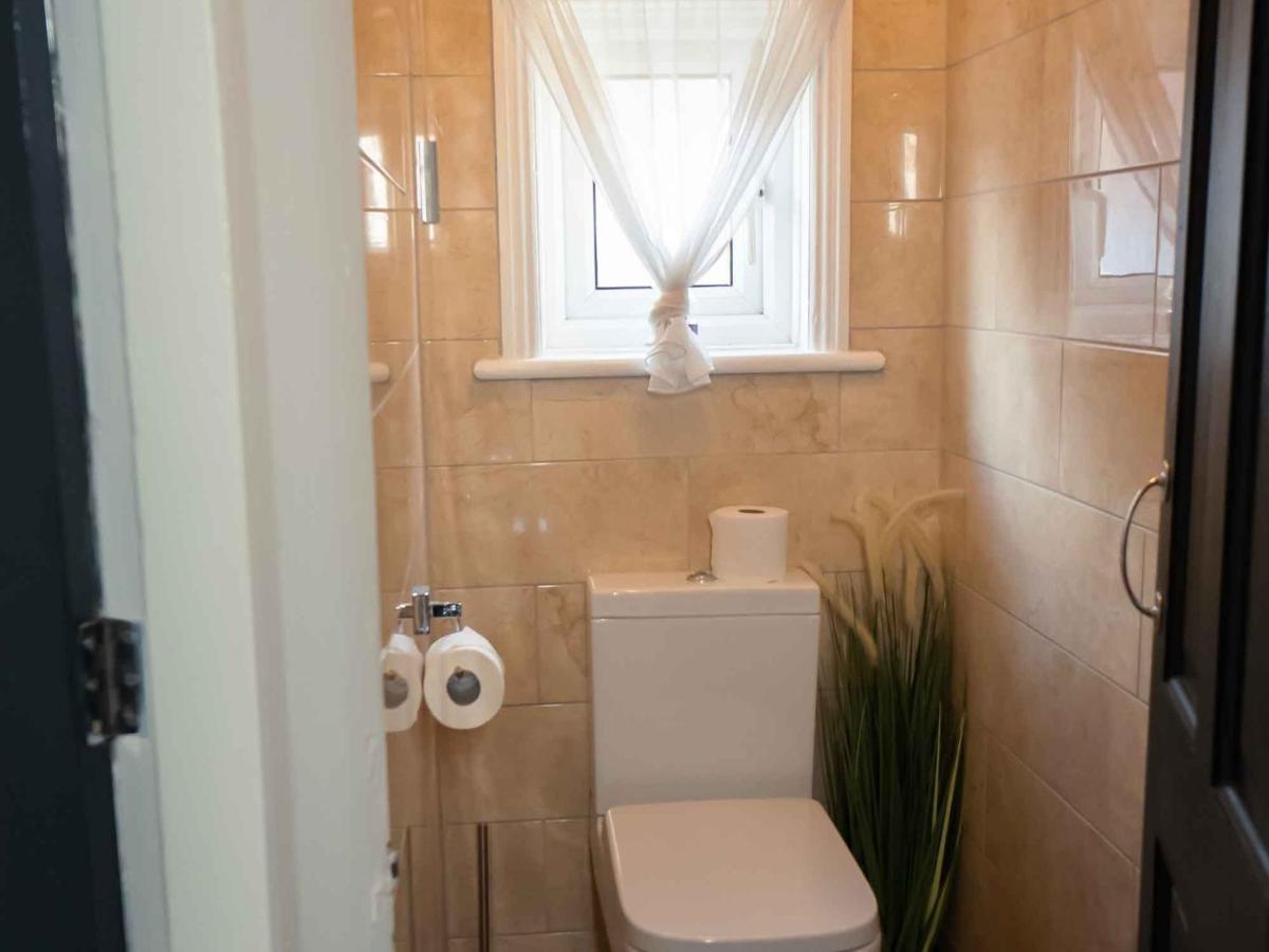 Pass The Keys Amazing, Newly Renovated 5Bedroom House Sleeps 10 Скарборо Экстерьер фото