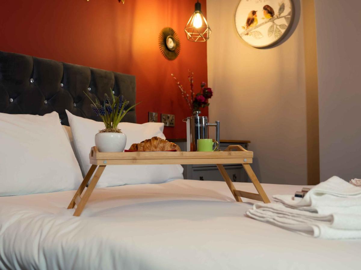 Pass The Keys Amazing, Newly Renovated 5Bedroom House Sleeps 10 Скарборо Экстерьер фото