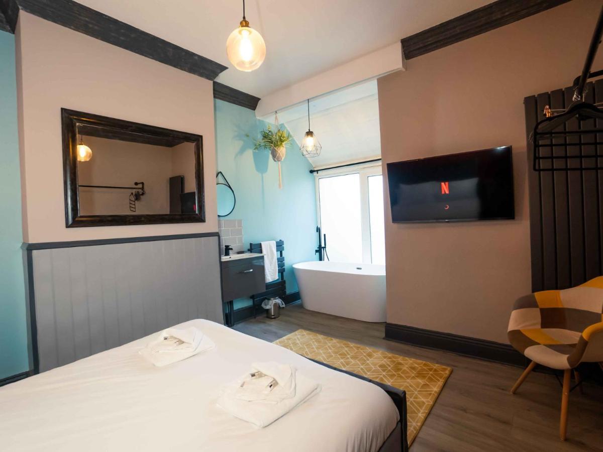 Pass The Keys Amazing, Newly Renovated 5Bedroom House Sleeps 10 Скарборо Экстерьер фото