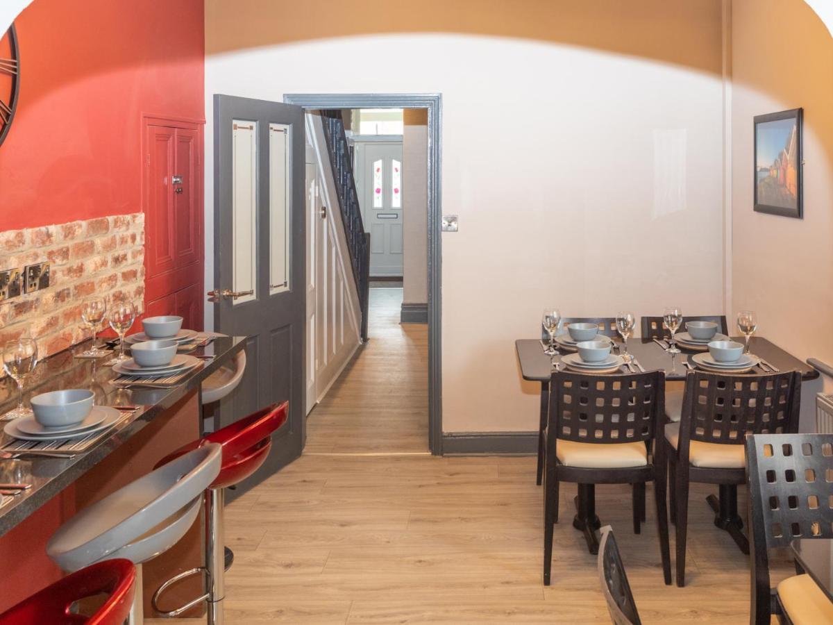 Pass The Keys Amazing, Newly Renovated 5Bedroom House Sleeps 10 Скарборо Экстерьер фото