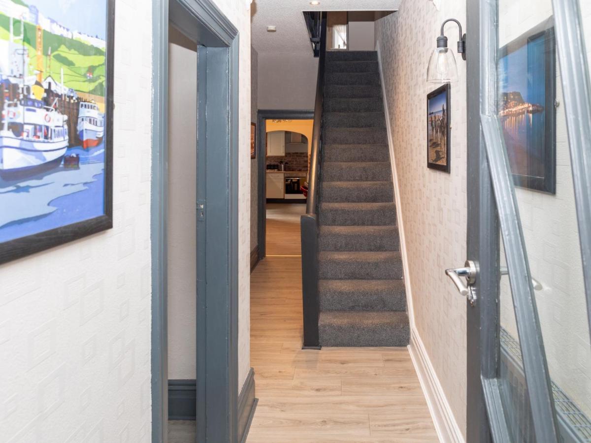 Pass The Keys Amazing, Newly Renovated 5Bedroom House Sleeps 10 Скарборо Экстерьер фото