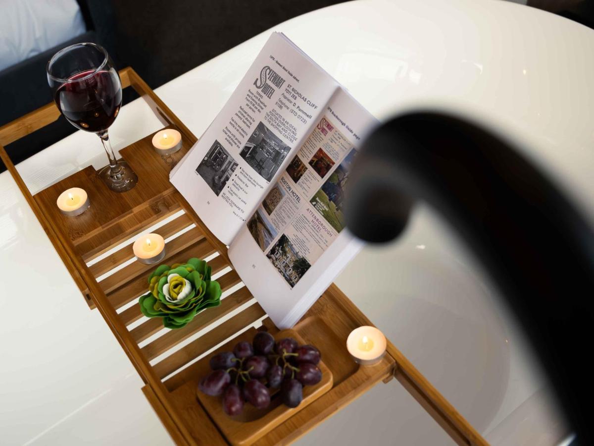 Pass The Keys Amazing, Newly Renovated 5Bedroom House Sleeps 10 Скарборо Экстерьер фото