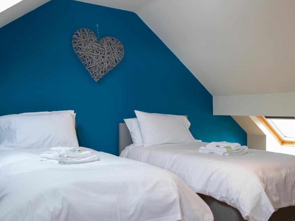 Pass The Keys Amazing, Newly Renovated 5Bedroom House Sleeps 10 Скарборо Экстерьер фото